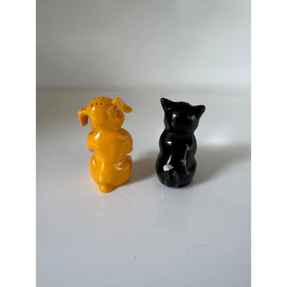 N/A vintage plastic